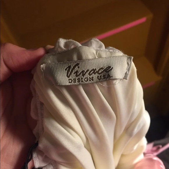 2 blouses - Picture 5 of 5